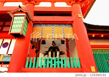 京都府 伏見稲荷大社 楼門の随神像・左大臣・阿形 京都市伏見区深草藪之内町 2022 年 2月 京都府 伏見稲荷大社 楼門の随神像・左大臣・阿形 京都市伏見区深草藪之内町 2022 年 2月 128388192