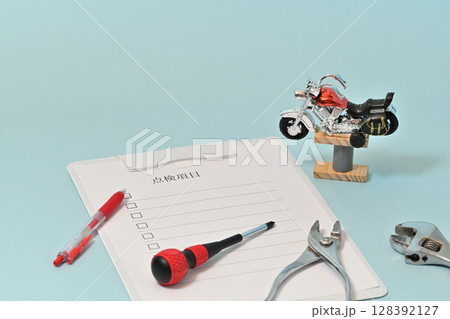 バイク保険 点検 車検 新車中古車販売 買取イメージ バイク保険 点検 車検 新車中古車販売 買取イメージ 128392127