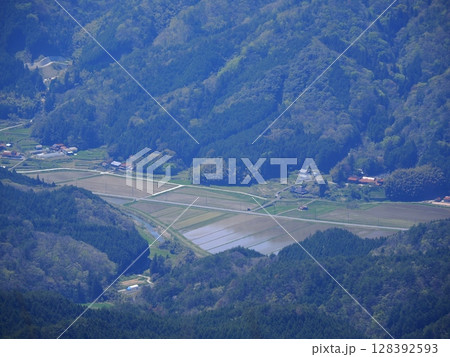 十種ヶ峰山頂からの風景 128392593