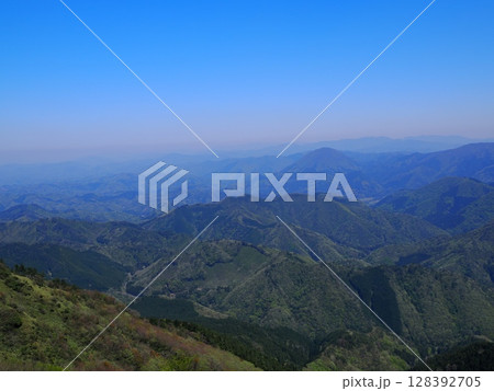 十種ヶ峰山頂からの風景 128392705