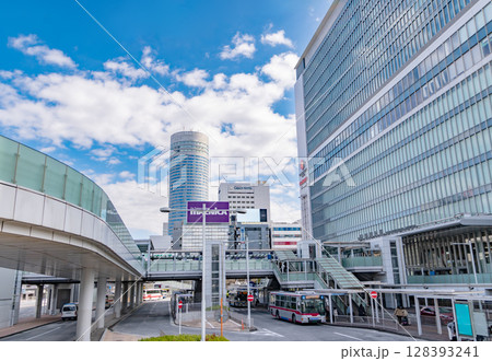 駅前風景　新横浜駅 128393241