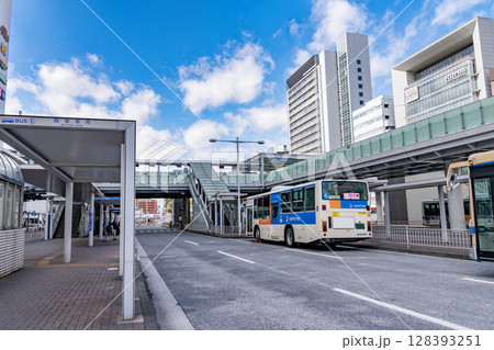 駅前風景　新横浜駅 128393251