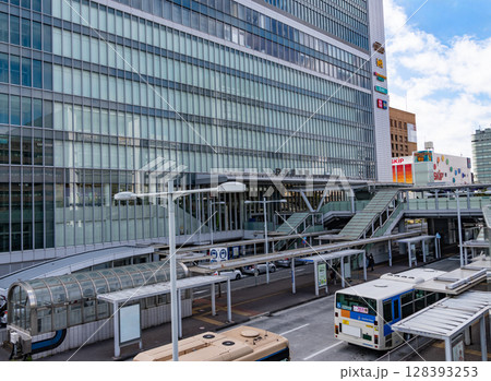 駅前風景　新横浜駅 128393253