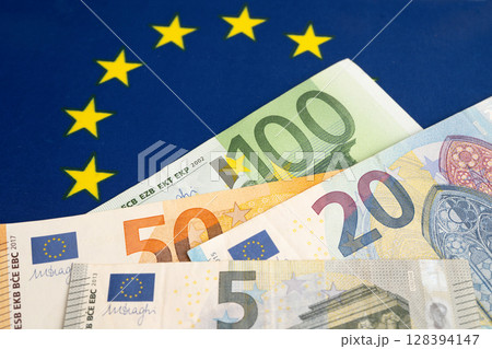 Euro banknote cash money, finance economic banking business exchange market. 128394147