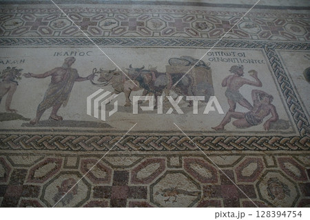 キプロス、パフォス、パフォス考古学公園、ディオニソスの館のモザイク、イカリオス キプロス、パフォス、パフォス考古学公園、ディオニソスの館のモザイク、イカリオス 128394754