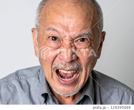 すごく怒っている高齢の日本人男性4　AI生成画像 128395084
