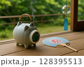蚊取り豚のある夏の風景 128395513