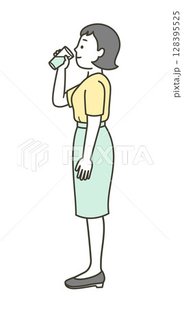水を飲む若い女性の全身イラスト 128395525