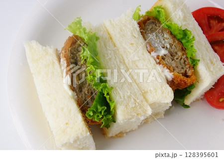 メンチカツサンド 128395601