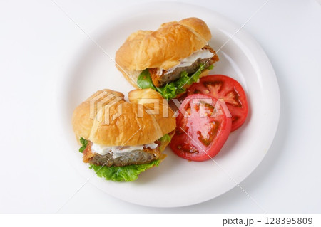 メンチカツクロワッサン メンチカツクロワッサン 128395809