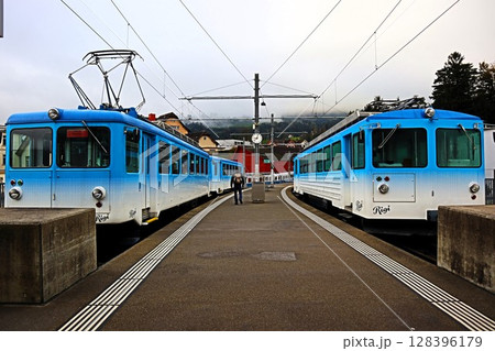 スイス、リギ山の登山鉄道 128396179