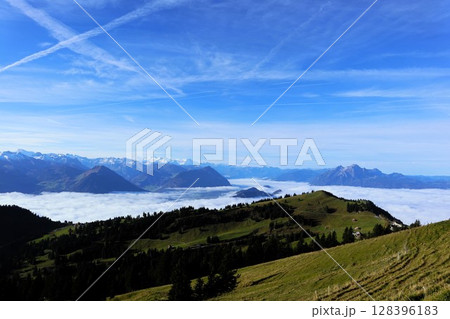 スイス、リギ山と雲海 スイス、リギ山と雲海 128396183