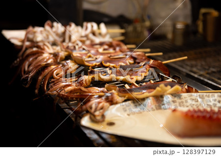 台北・寧夏夜市のB級グルメ【台湾イメージ】 128397129