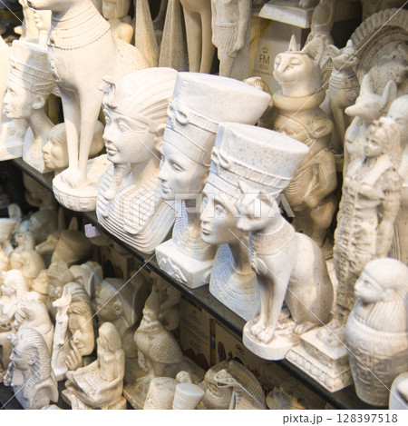 エジプト・カイロの民芸品・土産品 128397518