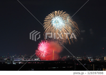 荒川：戸田橋花火大会 SkyFantasia（2024年） 128397898