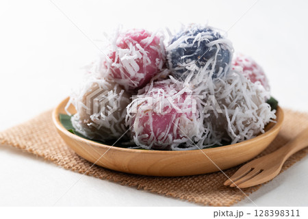 Thai coconut ball (Khanom Tom), Traditional Thai dessert  128398311
