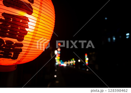 夏祭りの提灯 川越百万灯夏まつり 夜の一番街　a-1 128398462