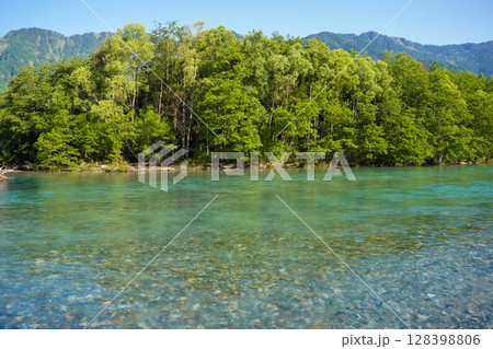 長野 上高地 大正池の美しい焼岳 長野 上高地 大正池の美しい焼岳 128398806