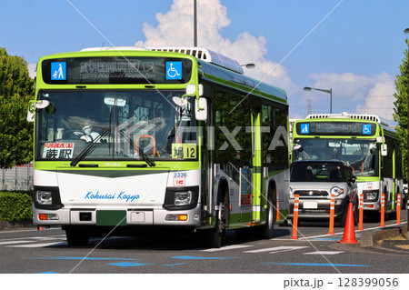 たたら祭り開催に伴う国際興業バスの無料送迎バス(蕨駅発) たたら祭り開催に伴う国際興業バスの無料送迎バス(蕨駅発) 128399056