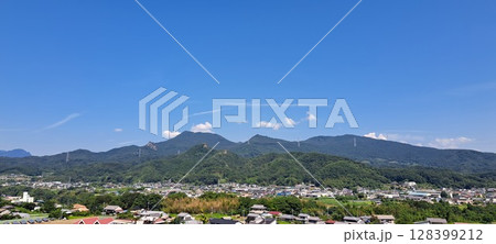青空と山 128399212