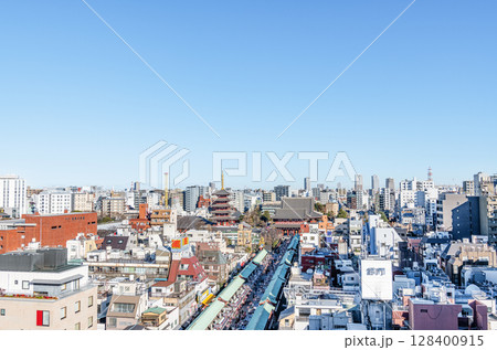 東京都台東区浅草 日本を代表する人気の観光スポット 浅草寺と仲見世通り周辺の街並み 東京都台東区浅草 日本を代表する人気の観光スポット 浅草寺と仲見世通り周辺の街並み 128400915