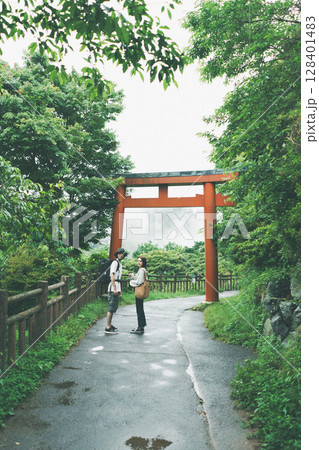 inbound tourist 128401483
