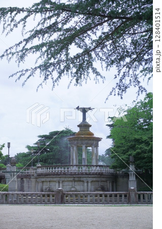 噴水のある風景　鶴舞公園　噴水塔 128401514