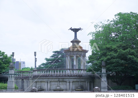 レトロな建物　鶴舞公園　噴水塔 128401515