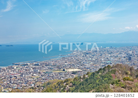 【近見山展望台より今治市内を一望】 愛媛県今治市近見町 128401652
