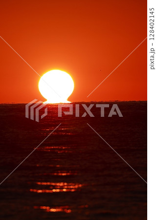 ダルマ夕日 ダルマ夕日 128402145