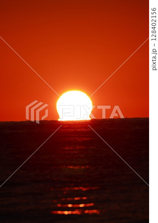 ダルマ夕日 ダルマ夕日 128402156