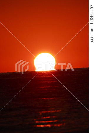 ダルマ夕日 ダルマ夕日 128402157