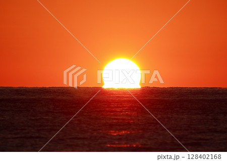 ダルマ夕日 ダルマ夕日 128402168