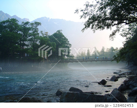 Kamikochi in eraly summer / 朝もやから眺める上高地 穂高連峰(初夏) 128402453