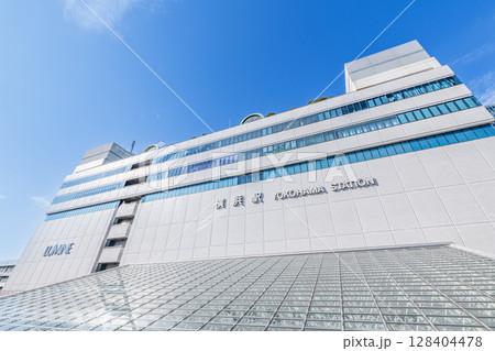 神奈川県横浜市 晴天のJR横浜駅(東口) 神奈川県横浜市 晴天のJR横浜駅(東口) 128404478