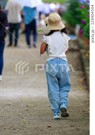 子供 128404504