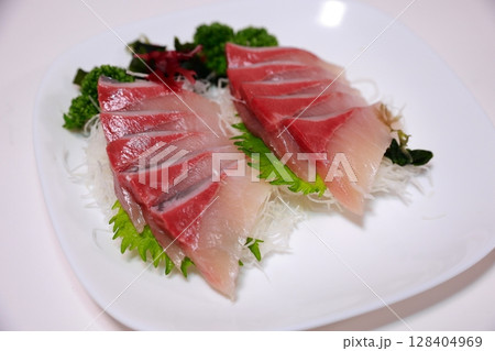 ブリの刺し身 刺身 ブリの刺し身 刺身 128404969