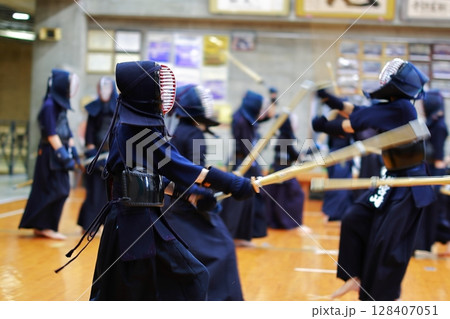 剣道 道場 部活 剣道 道場 部活 128407051