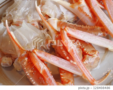 日本海のカニ 128408486
