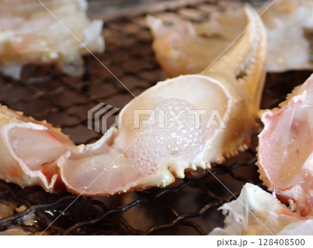 日本海のカニ 128408500