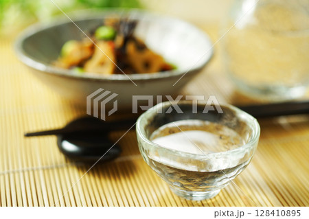 日本酒とひじきと枝豆の煮物 128410895