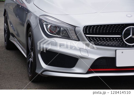 輸入車イメージ メルセデスベンツCLAクラスのフロントマスク 輸入車イメージ メルセデスベンツCLAクラスのフロントマスク 128414510