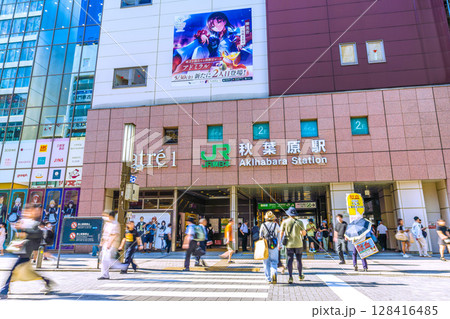 日本の東京都市景観 インバウンド続く…外国人観光客らで賑わう秋葉原 日本の東京都市景観 インバウンド続く…外国人観光客らで賑わう秋葉原 128416485