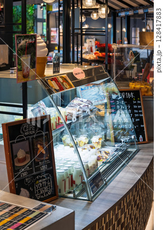 店内風景 (お土産/カフェ/スイーツ) ローズガーデン はな阿蘇美 店内風景 (お土産/カフェ/スイーツ) ローズガーデン はな阿蘇美 128417883