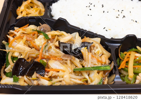 おいしい肉野菜炒め弁当 128418620