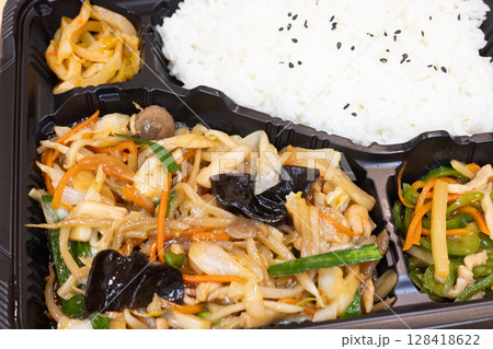 おいしい肉野菜炒め弁当 128418622