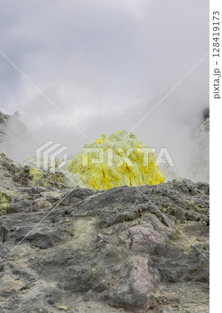 北海道アトサヌプリの風景 128419173