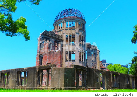 【広島県】原爆ドーム 平和記念公園 128419345