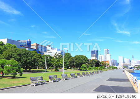 神奈川県横浜市、山下公園の風景 128419560
