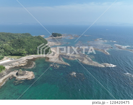 和歌山県 日本のウユニ塩湖 天神崎の絶景 ドローン撮影 和歌山県 日本のウユニ塩湖 天神崎の絶景 ドローン撮影 128420475